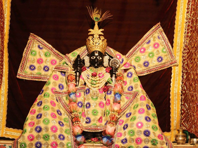 अद्भुत कहानी: रात में इस मंदिर से गायब हो जाते थे भगवान, दुकान पर खुद लेने गए थे भोग